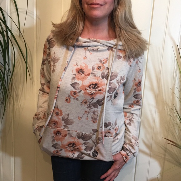 PASTEL FLORAL HOODIE one large left - Picture 7 of 8